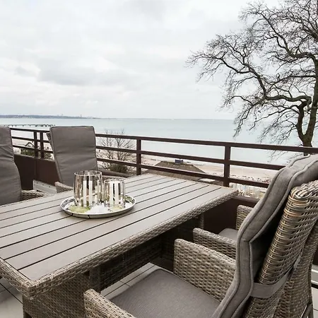 301 Seaside View *
